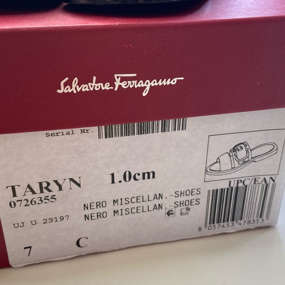 Salvatore Ferragamo 🩴 - Picture 6 of 7